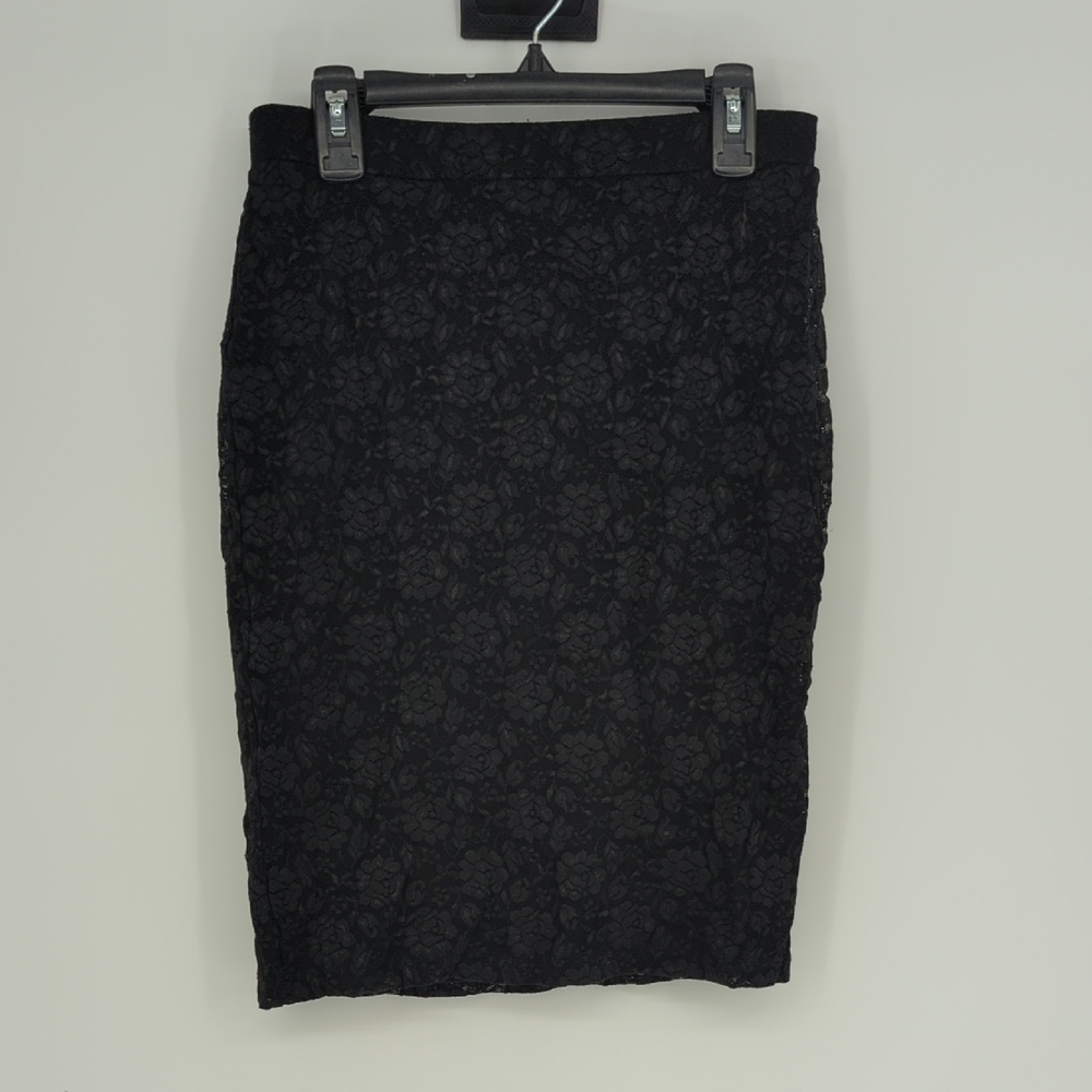30139 Forever 21 Lace Pencil Skirt Black size Medium victorian preppy party